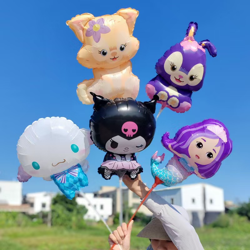 काड्यांवर मिनी फॉइल फुगे